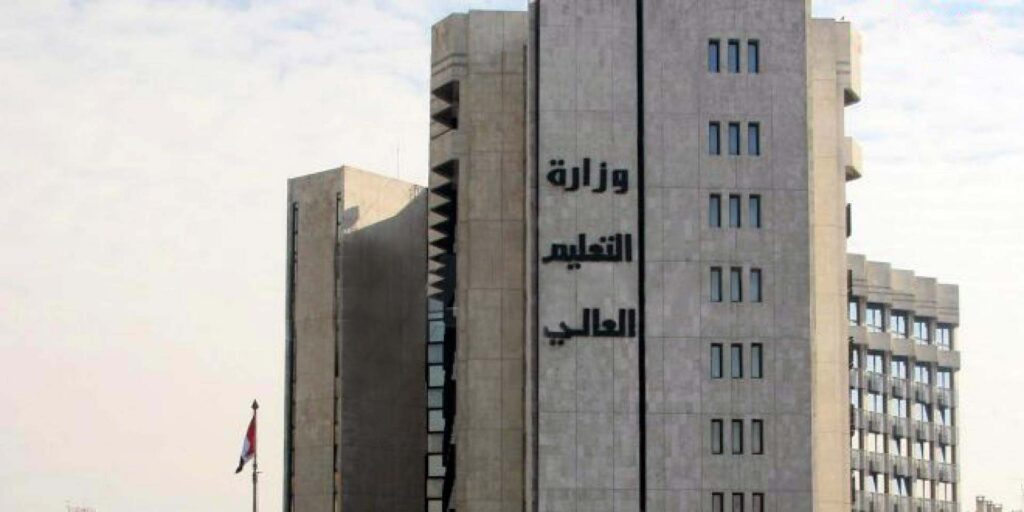 /89/ étudiants se présentent à l'examen de la langue étrangère pour s'inscrire au doctorat à l'Université Al Baath