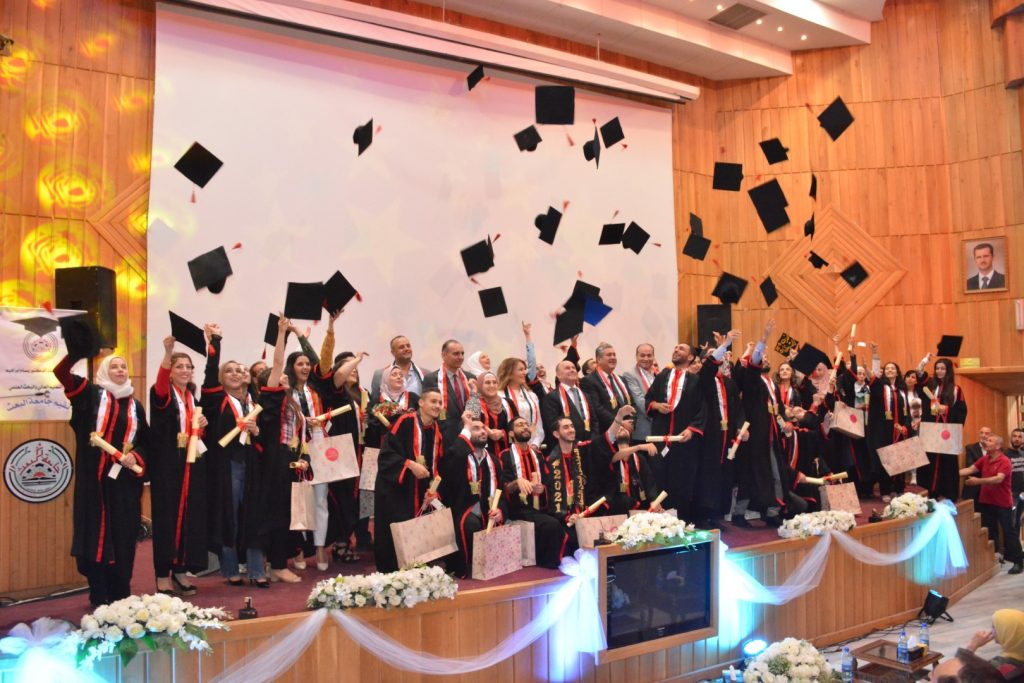 Photos de la cérémonie de la remise de diplômes aux majors titulaires du Certificat Al Bassel d'Excellence Académique pour l'année universitaire 2020-2021