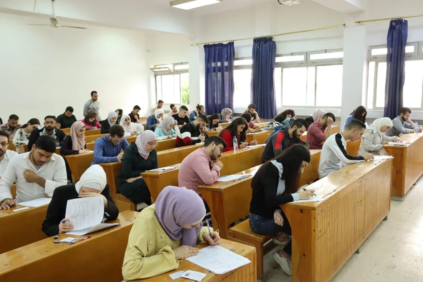 /400/ étudiants ont passé l'examen unifié de l'informatique /Session de novombre 2022/ à l'Université Al Baath