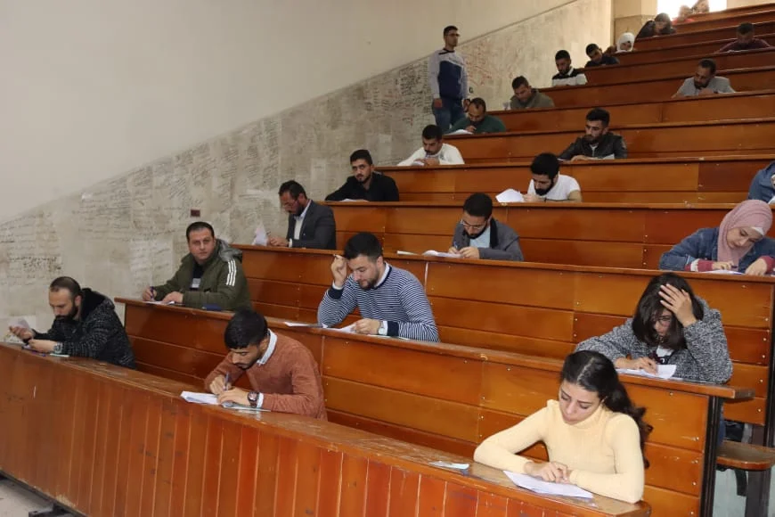 /860/ étudiants ont passé l'examen de langue étrangère pour s'inscrire en master à l'Université Al Baath