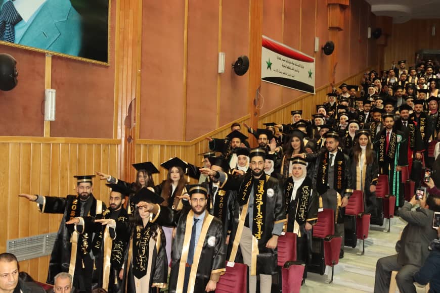 جامعة البعث تكرم 160 طالباً وطالبة من خريجي كلية طب الأسنان
