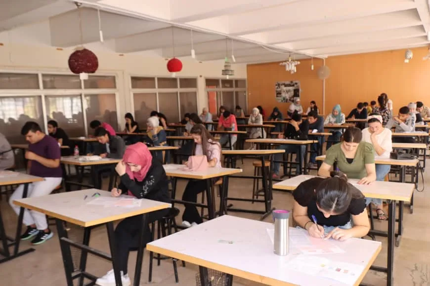 1525 candidats se sont présentés à l'examen d'admission au département de langue anglaise à l'Université Al Baath